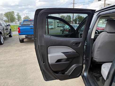 Used 2017 Chevrolet Colorado W/T w/ WT Convenience Package image 12