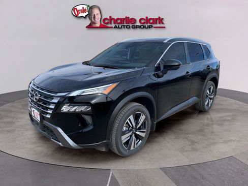 Used 2025 Nissan Rogue SL FWD image 1