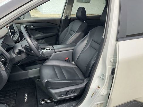 Certified 2023 Nissan Rogue SV w/ SV Premium Package image 12