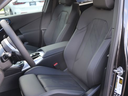 Certified 2025 BMW X3 xDrive30i w/ Premium Package image 16