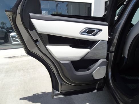 Used 2021 Land Rover Range Rover Velar R-Dynamic S image 15