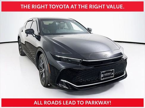 Certified 2024 Toyota Crown AWD/4WD image 1