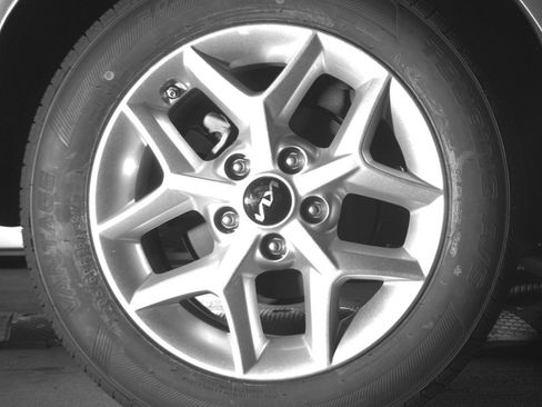 Used 2025 Kia Soul LX w/ LX Technology Package FWD image 15