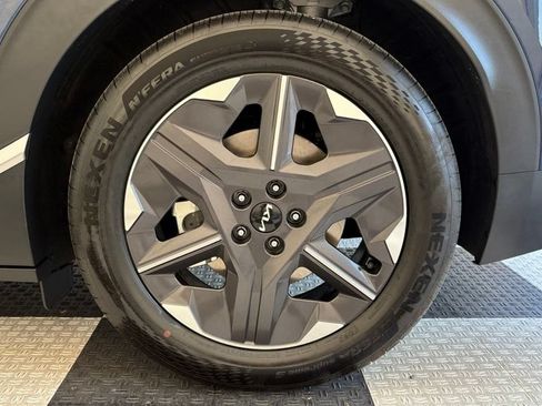 Used 2025 Kia EV6 Light AWD/4WD image 13