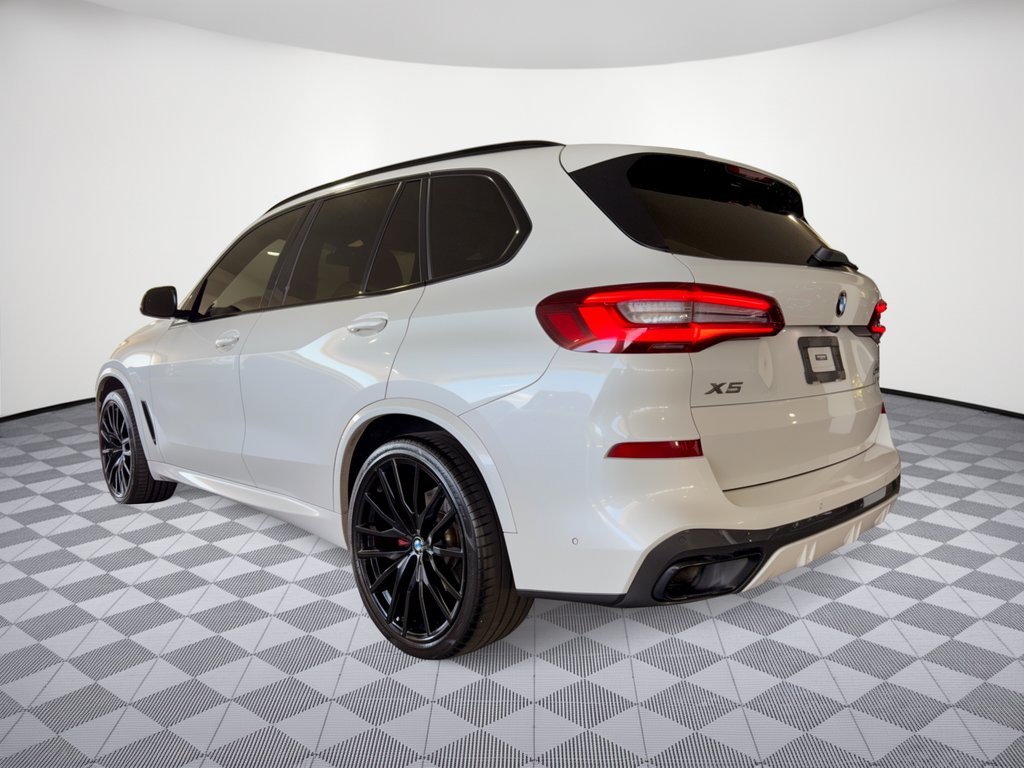 Used 2022 BMW X5 xDrive40i w/ M Sport Package AWD/4WD image 3