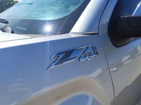 Used 2017 GMC Sierra 1500 SLT w/ SLT Premium Package image 11