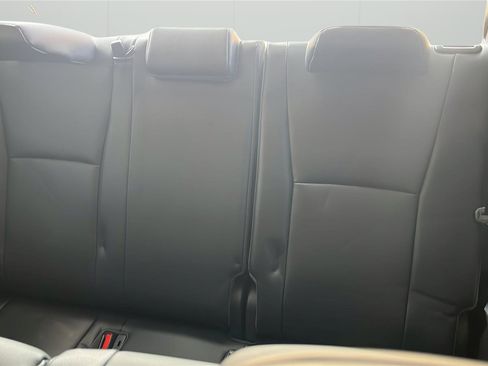 Used 2021 Toyota Highlander XLE image 20