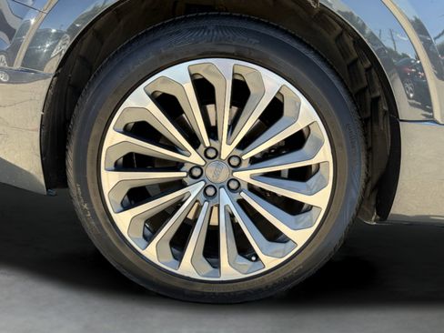 Used 2019 Audi e-tron Prestige w/ Prestige Package image 10