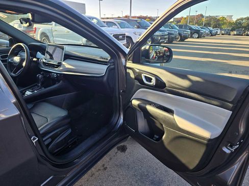 Used 2023 Jeep Compass Limited image 12