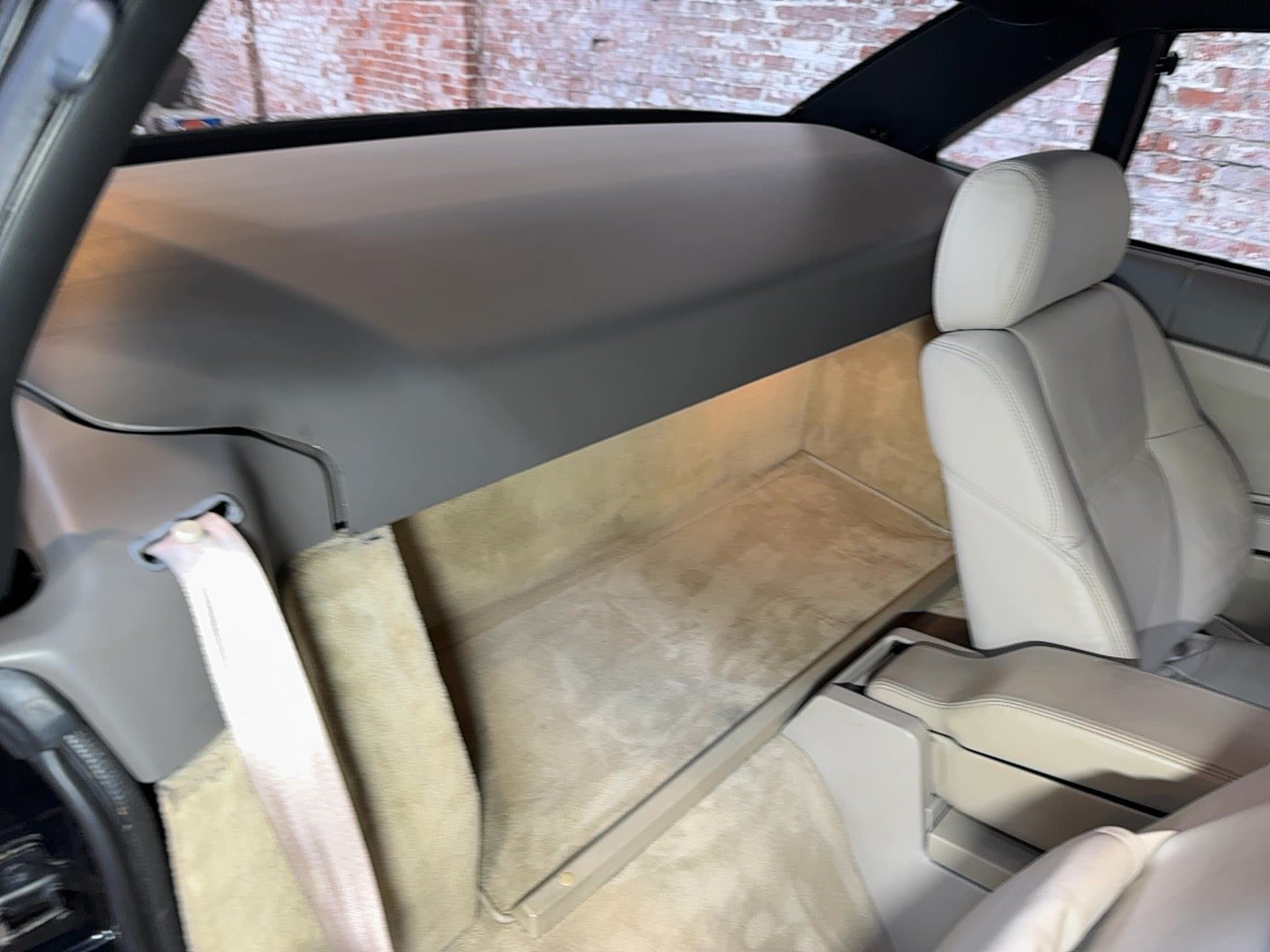 Used 1993 Cadillac Allante FWD image 92