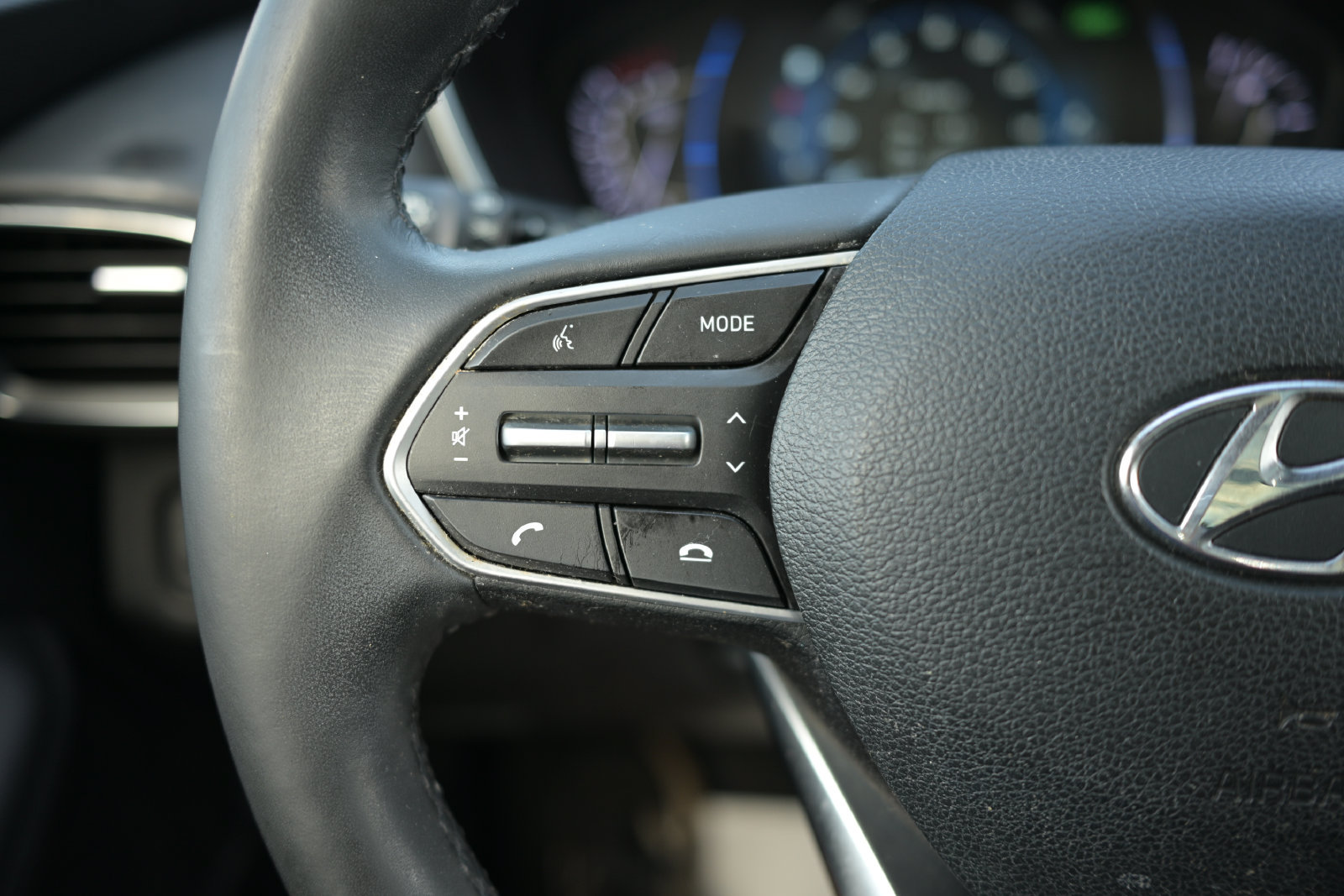 Used 2020 Hyundai Santa Fe Limited AWD/4WD image 21