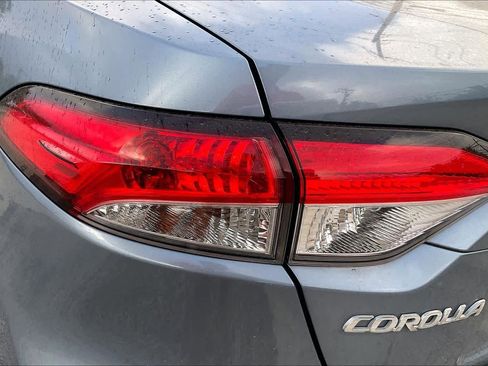 Used 2021 Toyota Corolla LE FWD image 25