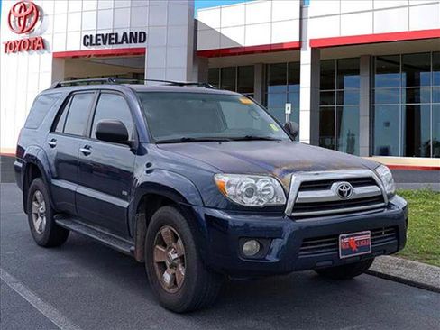 Used 2007 Toyota 4Runner SR5 RWD image 2