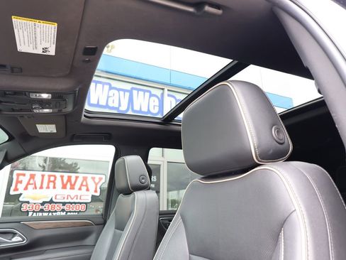 Used 2023 Chevrolet Tahoe Premier AWD/4WD image 24