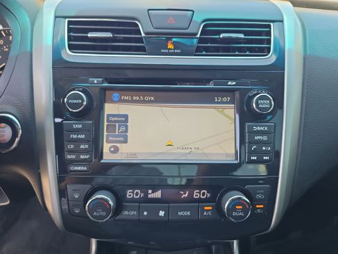 Used 2015 Nissan Altima 2.5 SV w/ Convenience Package FWD image 17