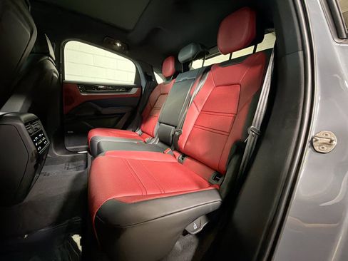 Certified 2025 Porsche Cayenne S AWD/4WD image 21