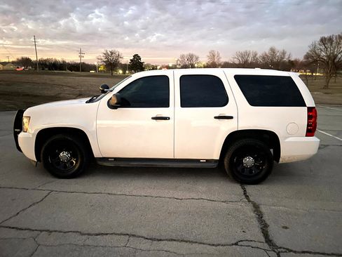 Used 2013 Chevrolet Tahoe 2WD image 4