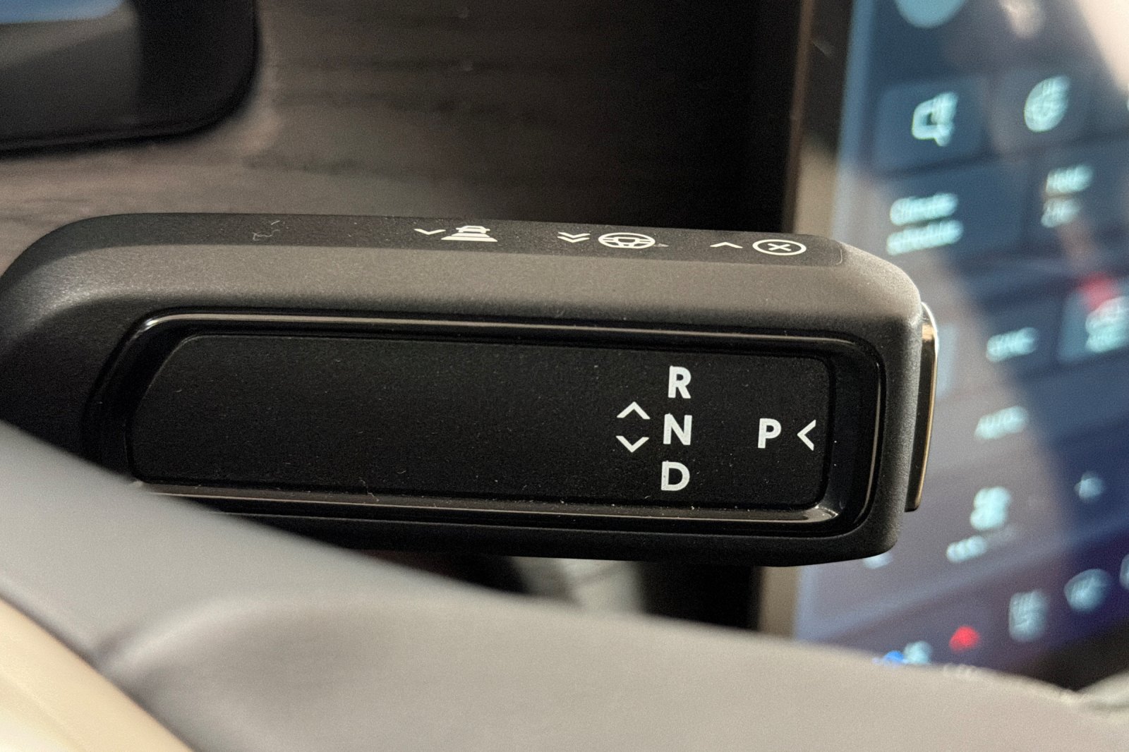 Used 2025 Rivian R1S Adventure Tri AWD/4WD image 22
