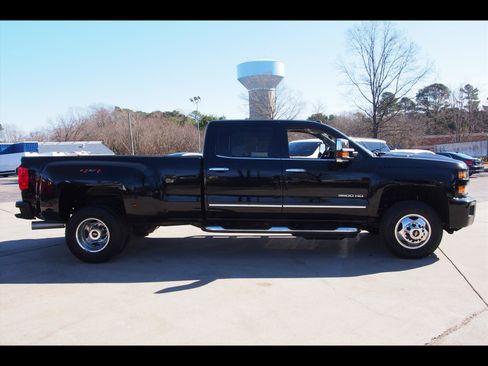 Used 2018 Chevrolet Silverado 3500 LTZ w/ Duramax Plus Package image 7