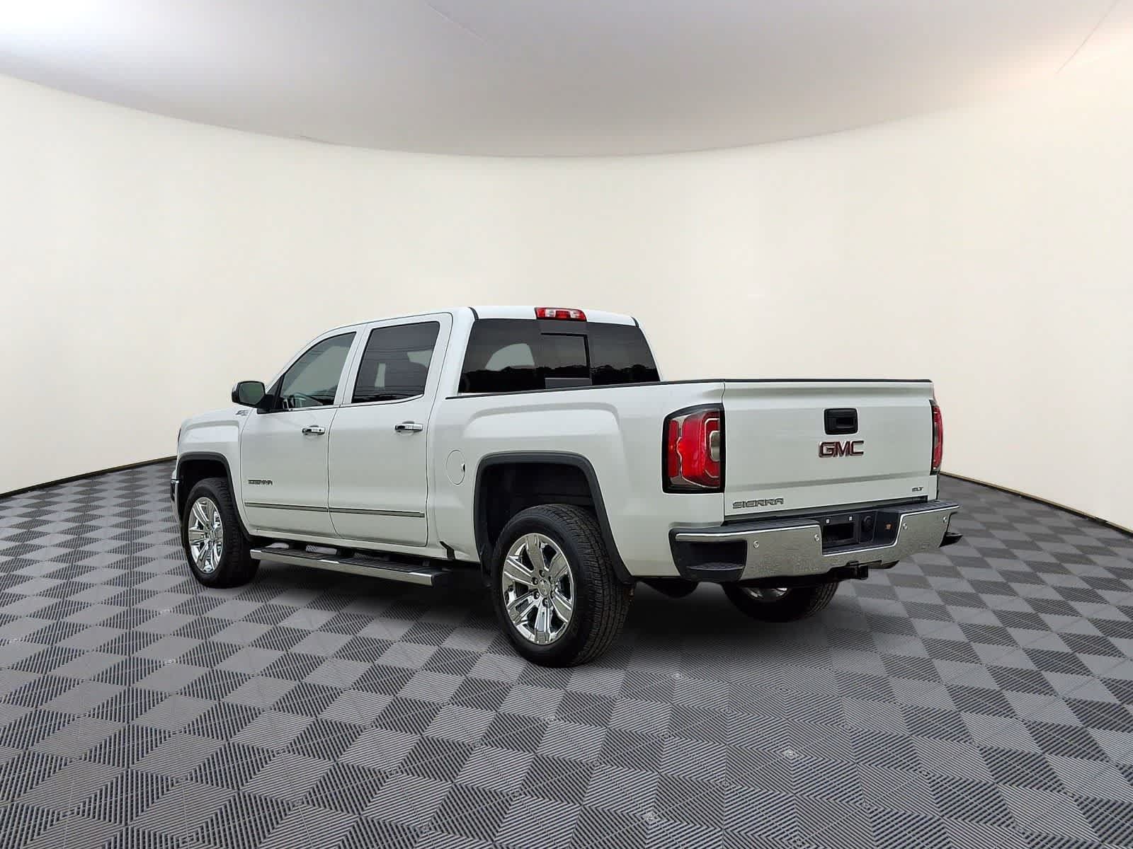 Used 2018 GMC Sierra 1500 SLT AWD/4WD image 7