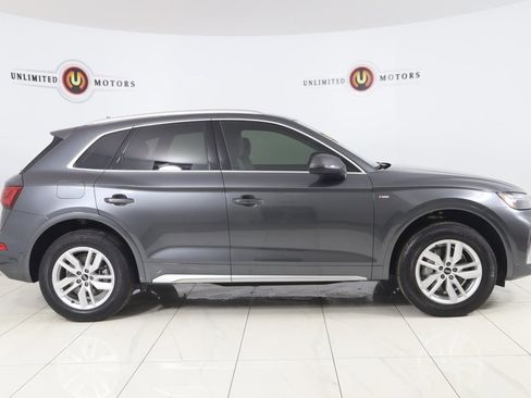 Used 2024 Audi Q5 2.0T Premium w/ Convenience Package image 2