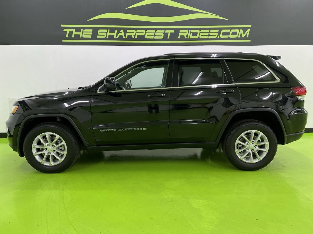 Used 2022 Jeep Grand Cherokee Laredo E AWD/4WD image 6