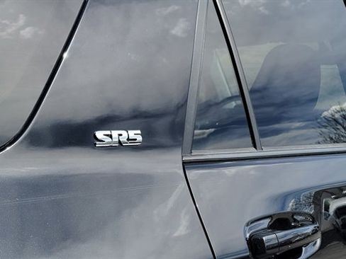 Used 2018 Toyota 4Runner SR5 image 8