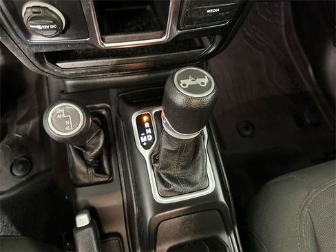 Used 2020 Jeep Wrangler Unlimited Sport image 32