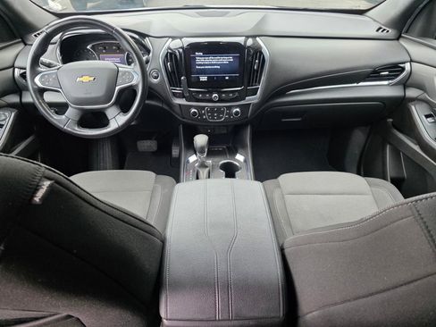 Used 2022 Chevrolet Traverse LT image 15