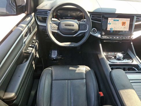 Used 2023 Jeep Wagoneer Series II AWD/4WD image 12
