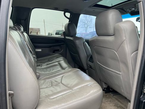 Used 2003 Chevrolet Suburban 2500 LT w/ LT Preferred Equipment Group image 15