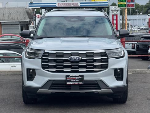 Used 2025 Ford Explorer Active w/ Active Comfort Package AWD/4WD image 10