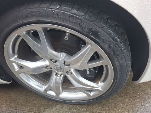 Used 2010 Nissan 370Z Touring w/ Sport Pkg image 5