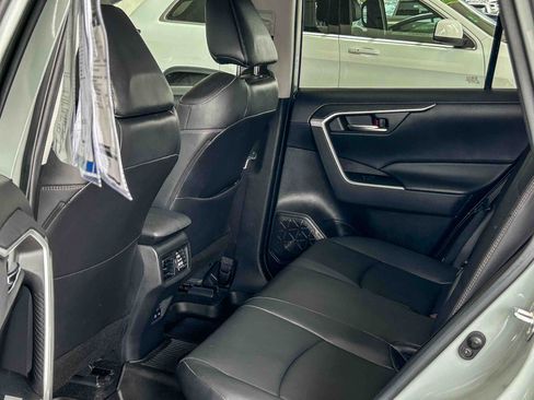 Used 2022 Toyota RAV4 XLE Premium AWD/4WD image 18