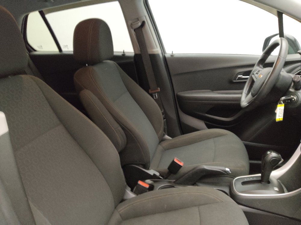 Used 2021 Chevrolet Trax LS w/ Tint and Cruise Package FWD image 21