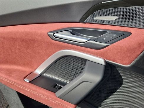 New 2025 Audi SQ5 Prestige image 15