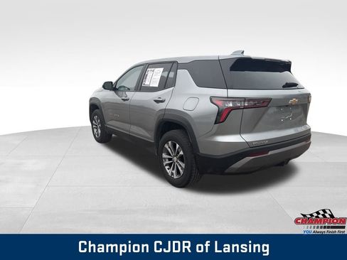 Used 2025 Chevrolet Equinox LT image 3