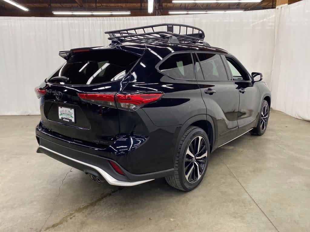 Used 2021 Toyota Highlander XSE AWD/4WD image 6