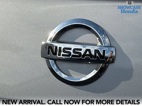 Used 2021 Nissan Versa SV FWD image 8