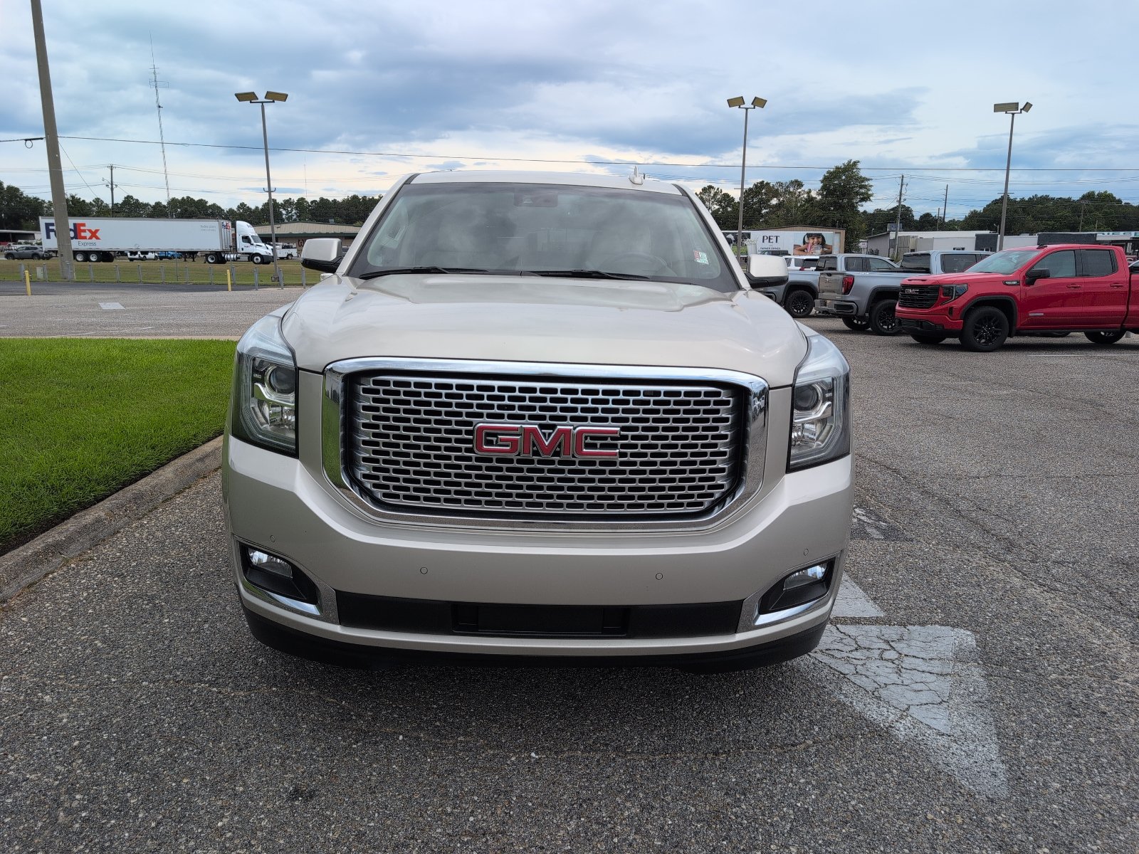 Used 2016 GMC Yukon Denali w/ Open Road Package RWD image 1