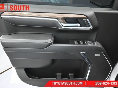 Used 2025 Chevrolet Silverado 1500 LT Trail Boss w/ Convenience Package II AWD/4WD image 24