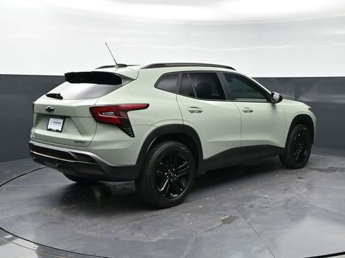 Used 2025 Chevrolet Trax ACTIV w/ Driver Confidence Package image 5