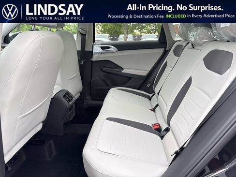 New 2026 Volkswagen Taos SE AWD/4WD image 10