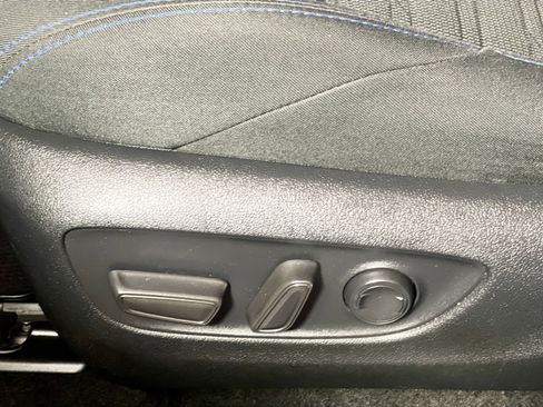 Used 2023 Toyota RAV4 SE image 15