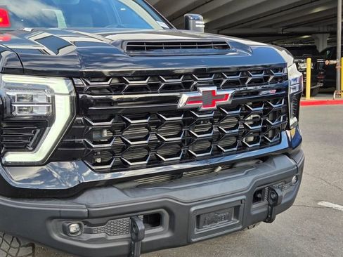 Certified 2024 Chevrolet Silverado 2500 ZR2 w/ ZR2 Bison Edition AWD/4WD image 9