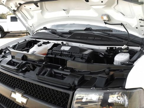 Used 2022 Chevrolet Express 2500 Extended w/ Driver Convenience Package image 41