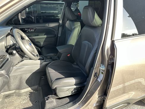 Used 2025 Subaru Forester Touring w/ Popular Package - Touring AWD/4WD image 3