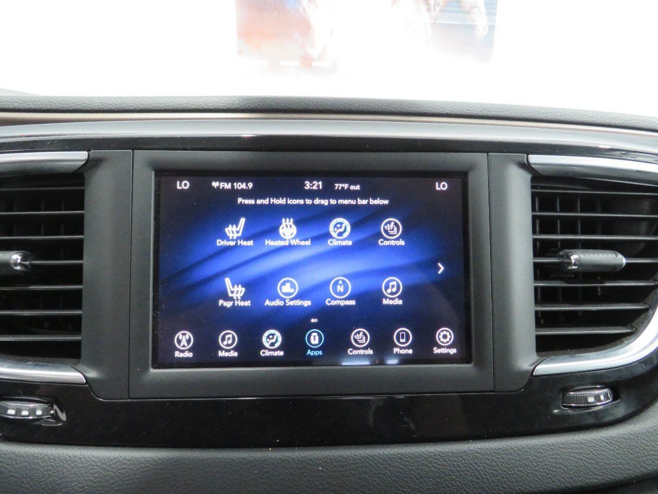 Used 2019 Chrysler Pacifica Touring-L FWD image 22