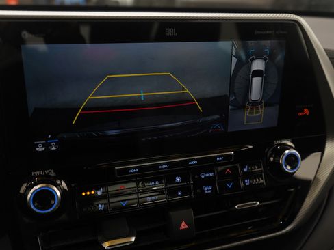 Used 2022 Toyota Highlander Platinum image 30