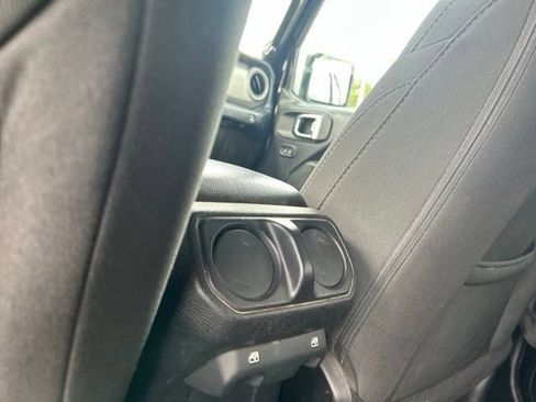 Used 2018 Jeep Wrangler Unlimited Sport S AWD/4WD image 42